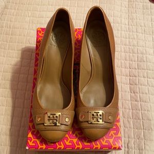 Tor Burch 91/2 med brown wedges!